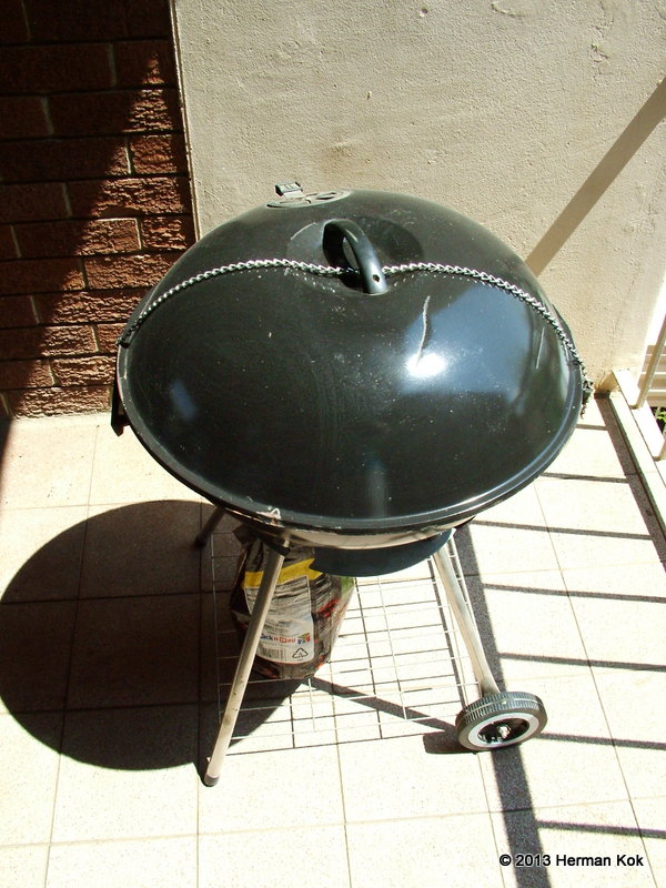Kettle braai barbecue